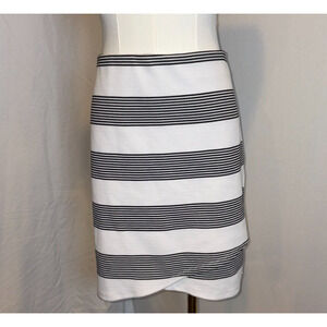 Bishop + Young Layered Mini skirt/Size L/ Navy-white/Nautical/summer/vacation
